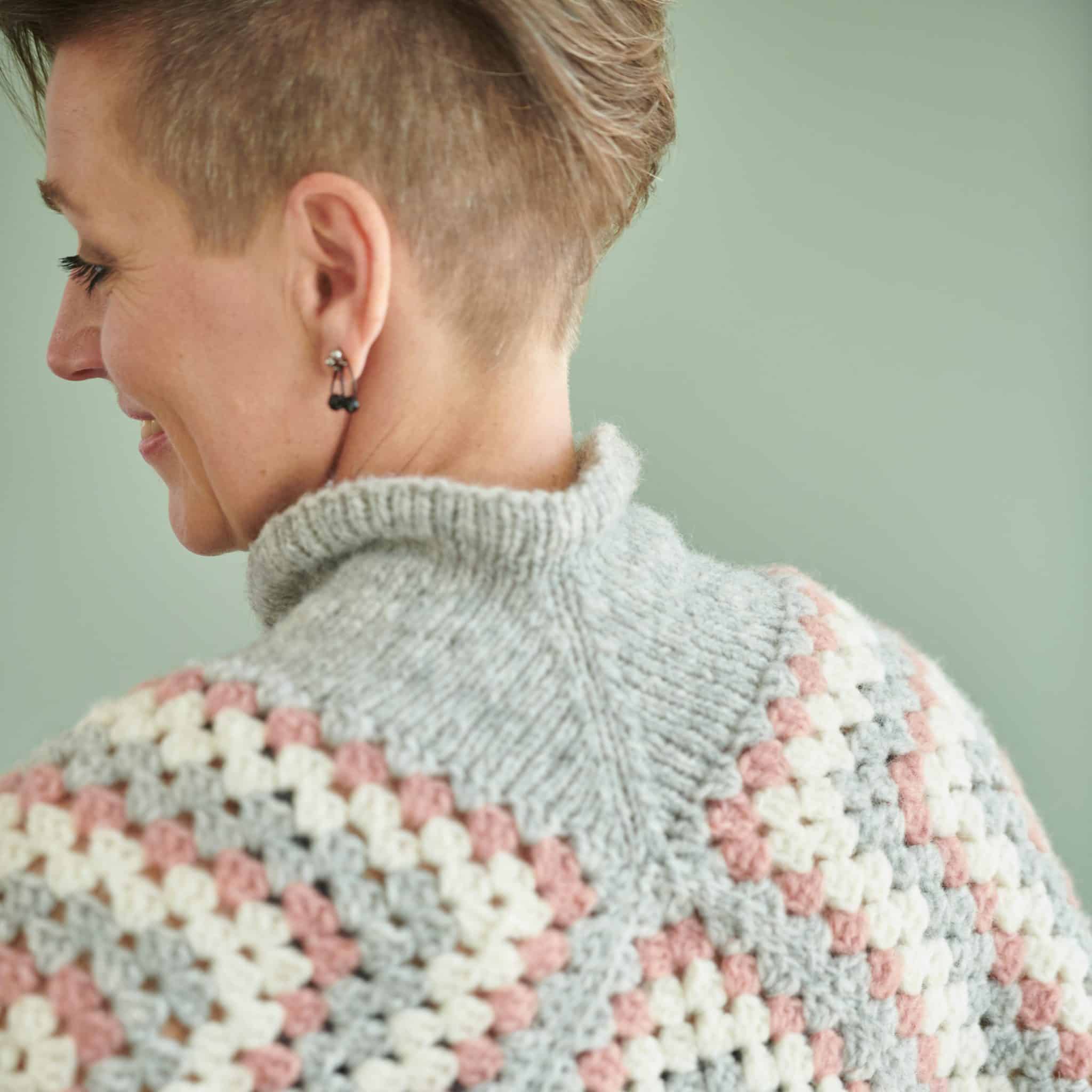 FR60 Hæklet Poncho Granny Square